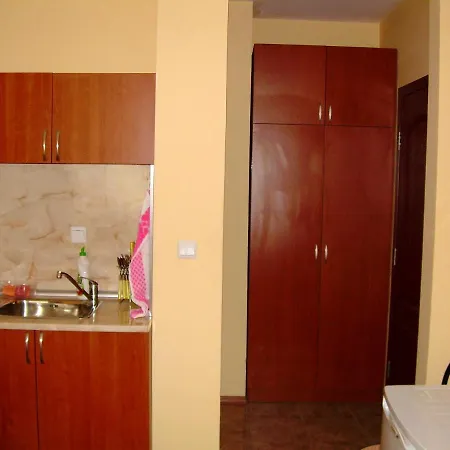 Apartment Studio At 100 M Away From The With Furnished Terrace And Wifi Pomorie