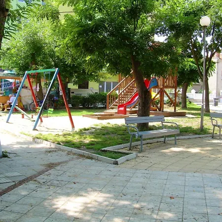 Studio At 100 M Away From The With Furnished Terrace And Wifi *