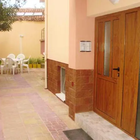 Studio At 100 M Away From The With Furnished Terrace And Wifi *